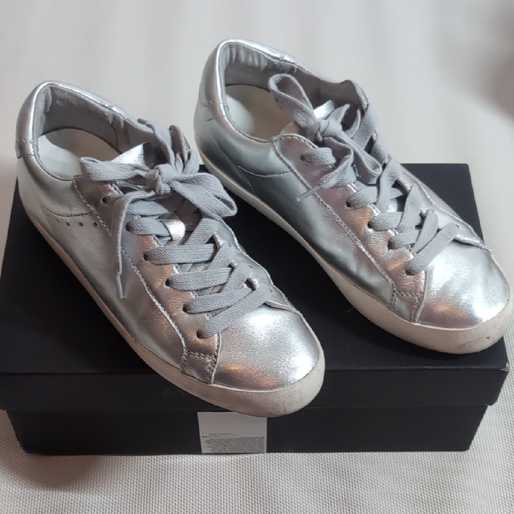 Banana Republic Metallic Silver Leather Lace-Up Sneakers - 7